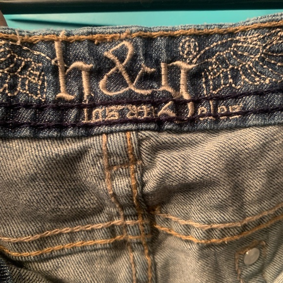 Size 11 Distressed jeans - Picture 3 of 4